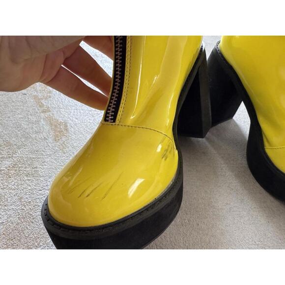 Doll Kills Current Mood Franky Platform Neon Yellow Patent Leather - Picture 5 of 9
